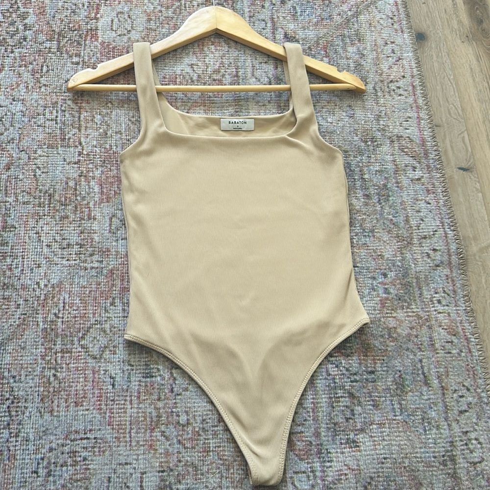 BABATON ARITIZIA TAN BODYSUIT